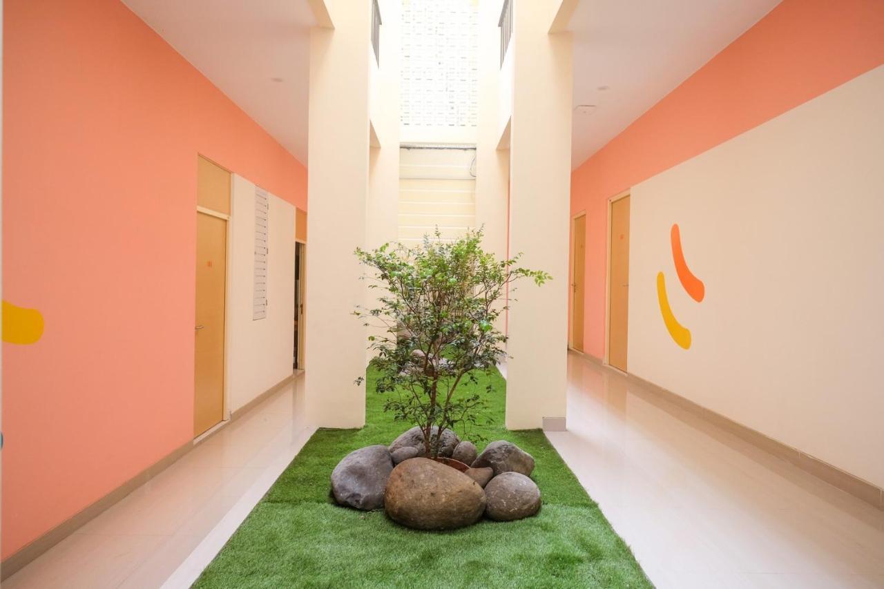 Sans Hotel Aurum Majapahit Semarang Exterior foto